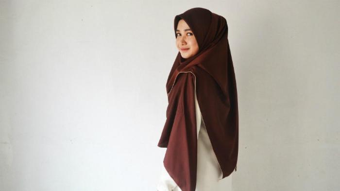 Hukum Memakai Hijab Dalam Islam Lengkap Dengan Dalil