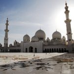 Hukum Mengumandangkan Adzan Dan Iqomat